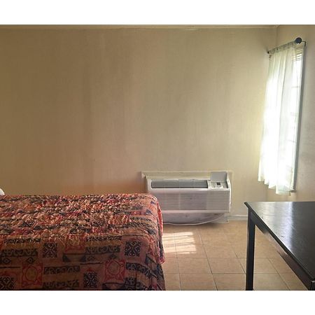 دالاس Cole Manor Motel By Oyo Love Field Market Center المظهر الخارجي الصورة